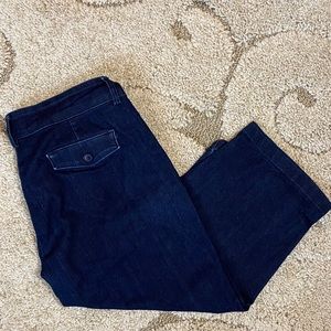 🌟Lee natural fit dark wash crop jean